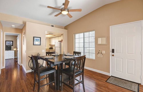 Baristo Condominio | Stylish Getaway in the Heart of Palm Springs – 2BR Condo with Resort Amenities!
