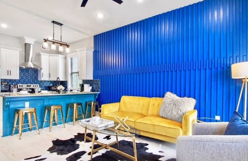 Faubourg Livaudais Casa | Stylish Getaway w/ King Suite- 5 mins to Bourbon