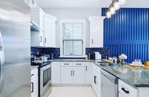 Faubourg Livaudais Casa | Stylish Getaway w/ King Suite- 5 mins to Bourbon