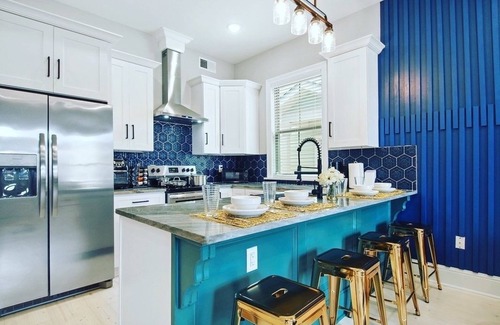 Faubourg Livaudais Casa | Stylish Getaway w/ King Suite- 5 mins to Bourbon
