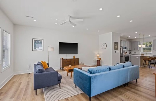 City View Casa | Stylish Greenville Stay 8 Mins to Downtown Pet Friendly