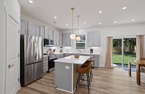 City View Casa | Stylish Greenville Stay 8 Mins to Downtown Pet Friendly