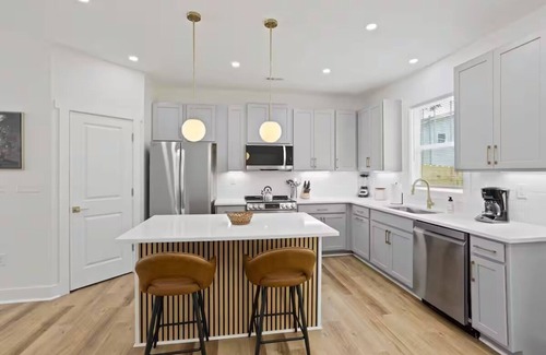 City View Casa | Stylish Greenville Stay 8 Mins to Downtown Pet Friendly