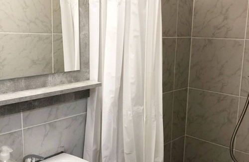 Favoriten Apartamento | Stylish Hauptbahnhof | Fast WiFi & Netflix Access