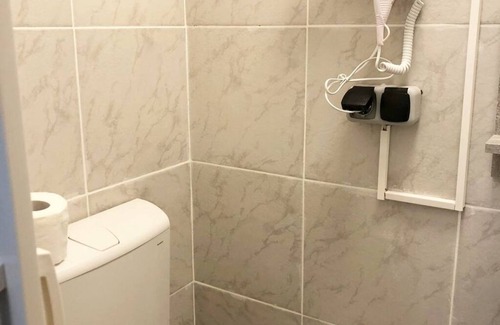 Favoriten Apartamento | Stylish Hauptbahnhof | Fast WiFi & Netflix Access