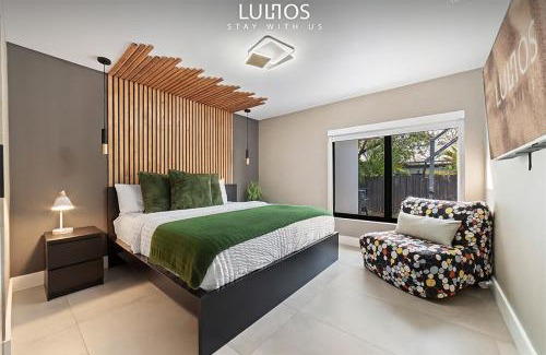 Cutler Bay Casa | Stylish Haven Heated Pool Pool Table L28
