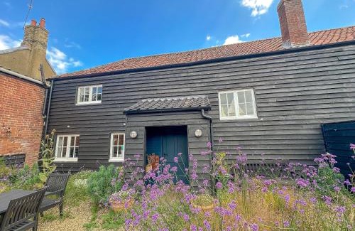 North Walsham Casa | Stylish Hayloft sleeping 4 on Norfolk Broads
