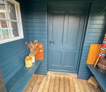 North Walsham Casa | Stylish Hayloft sleeping 4 on Norfolk Broads