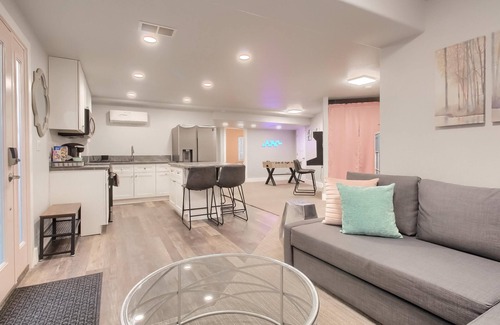 Green Valley Ranch Casa | Stylish&Hip+Arcade+PrivateEntry+Kitchen+Patio@DIA