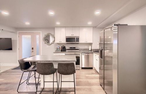 Green Valley Ranch Casa | Stylish&Hip+Arcade+PrivateEntry+Kitchen+Patio@DIA