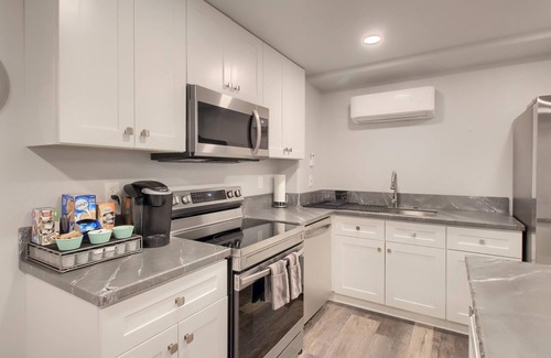 Green Valley Ranch Casa | Stylish&Hip+Arcade+PrivateEntry+Kitchen+Patio@DIA
