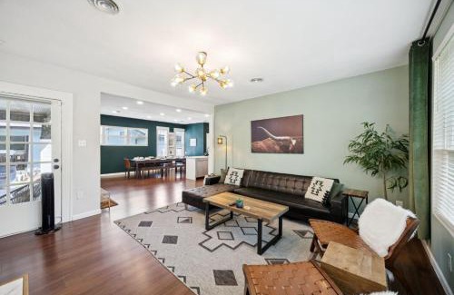 Oak Cliff Casa | Stylish Historic Home Near Bishop Arts 5 min