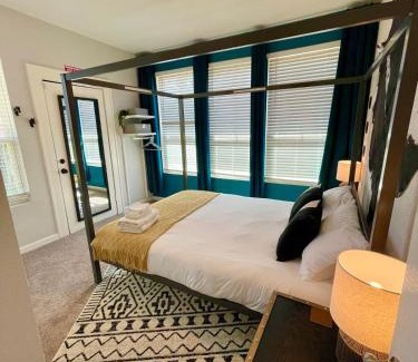 Oak Cliff Casa | Stylish Historic Home Near Bishop Arts 5 min