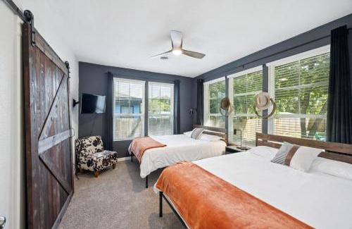 Oak Cliff Casa | Stylish Historic Home Near Bishop Arts 5 min