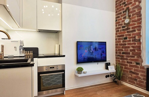 Old Town Apartamento | Stylish Historic Loft - Your Comfy Old Town Stop!