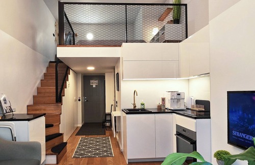Old Town Apartamento | Stylish Historic Loft - Your Comfy Old Town Stop!
