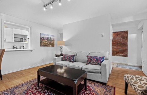 Downtown Halifax Apartamento | Stylish & Historic walk down in best DT location
