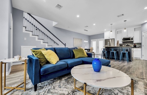 Greater East End Casa | Stylish Home 10 minutes from Downtown