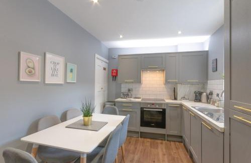 Margate Casa | Stylish Home Close To The Beach By Adliv