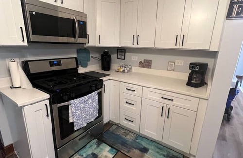 Crystal Lake Casa | Stylish Home for 12~Games Room~Pet Friendly