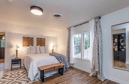 Fondren Casa | Stylish Home in Vibrant Fondren Neighborhood