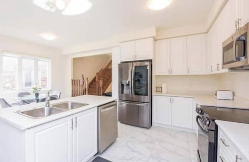 Watertown Apartamento | Stylish Home in Waterdown!