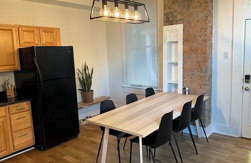 CUF Casa | Stylish home overlooking the city, walkable to streetcar!