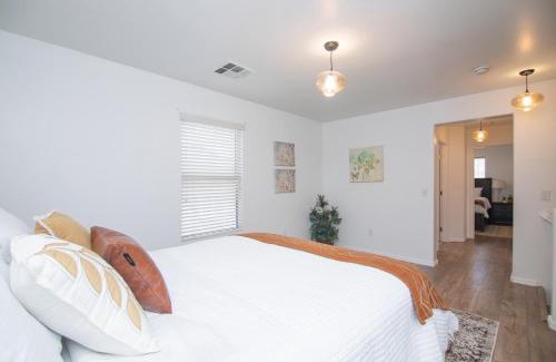 Laveen Village Casa | Stylish Home Phoenix - Low Rates NOW!