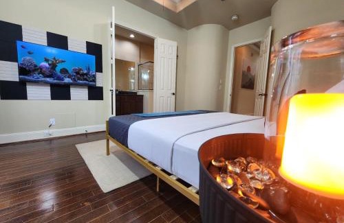 Woodlake - Briar Meadow Casa | Stylish Home Private Pool, King Bed & Garage