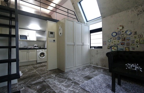 Yeoksam Apartamento | Stylish House / Can park for a long night