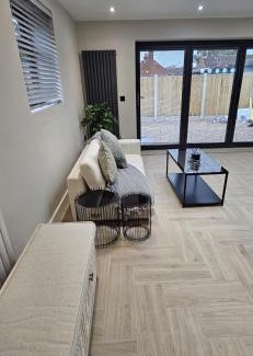 Chester Casa | Stylish House Near Chester Zoo