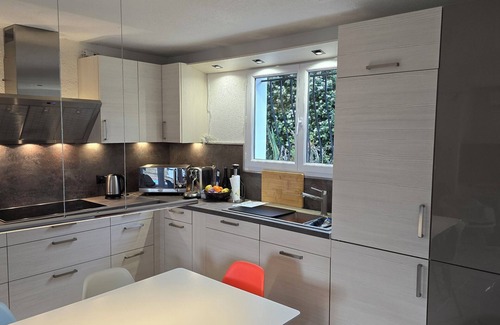 Portiragnes Casa | Elegante casa con jardín mediterráneo, barbacoa, piscina privada y clima.