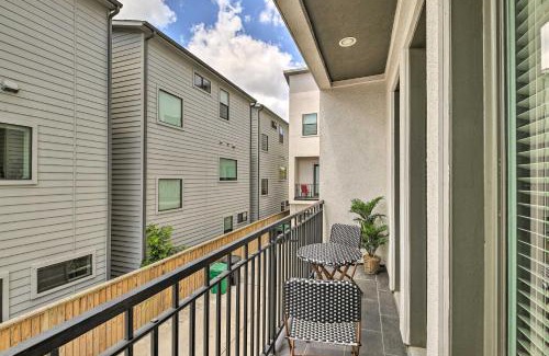 Northside Casa | Stylish Houston Townhome about 3 Mi to Downtown!