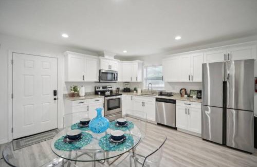 Sulphur Springs Apartamento | Stylish in heart of Tampa 2bed 2bath Close to YBOR