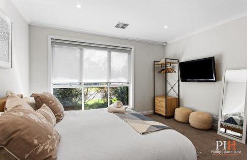 Cowes Casa | Stylish Indoor Outdoor Sleeps 8