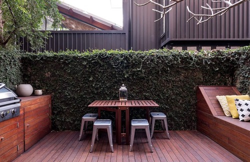 Ultimo Apartamento | + + Stylish Industrial Charm, in a Prime Locale.
