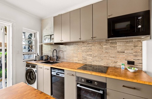 Paddington Casa | Stylish Inner-City Terrace Home with Rooftop Deck