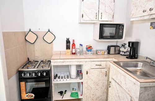 Rock Sound Apartamento | Island Comfort with Local Charm
