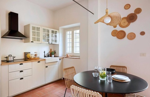 San Piero a Sieve Apartamento | Stylish 2BR/1BA Farmstay Suite with Private Garden
