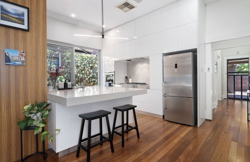 Kensington Casa | Stylish Kensington Home with Outdoor Area