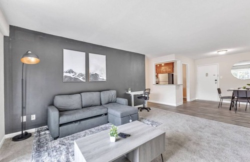 Crabtree Apartamento | Stylish King 2BR Suite—in Crabtree Valley Raleigh!