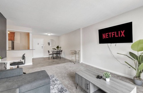 Crabtree Apartamento | Stylish King 2BR Suite—in Crabtree Valley Raleigh!