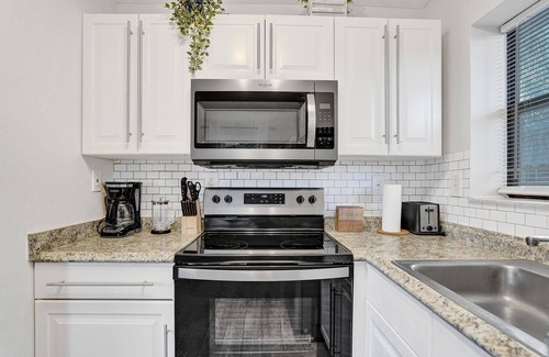 Middle River Terrace Casa | Suite King con Estilo Cerca de Playa y Bares