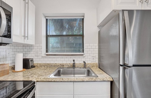 Middle River Terrace Casa | Suite King con Estilo Cerca de Playa y Bares
