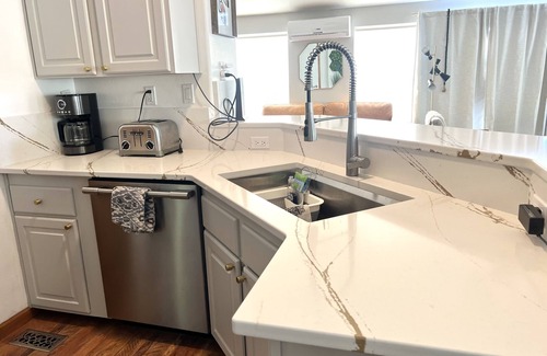 Polson Casa | Stylish Lake Retreat on Blue Bay, Flathead Lake, Montana with private beach!