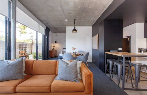 Fremantle Apartamento | Stylish light and bright apartment tucked away behind Monument Hill in the Fremantle Art precinct