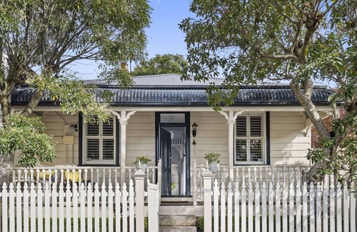 Rozelle Casa | Stylish light-filled 2BR characterful cottage
