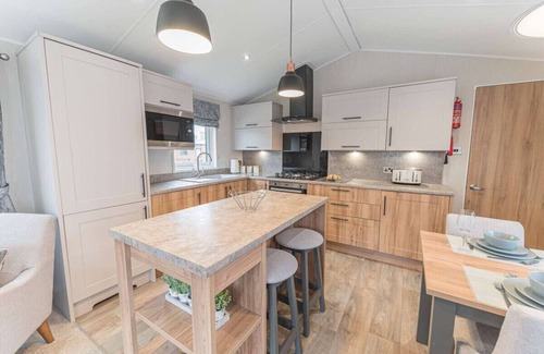South Lakeland Leisure Village Chalet De Esquí | Stylish Lodge with easy access to Lakes and Dales