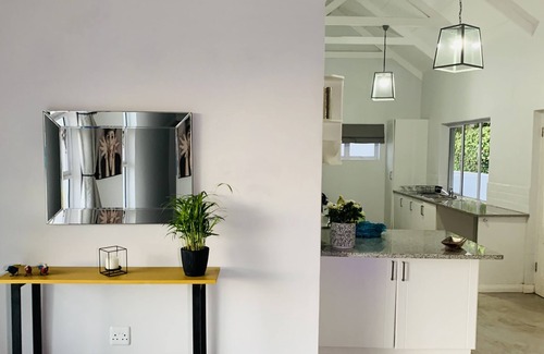 Durban North Apartamento | Stylish Loft-style Apartment - Close to all the Action