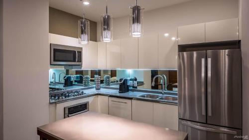 Emiliano Zapata Casa | Stylish Loft | Workspace, Rooftop Bar & Gym